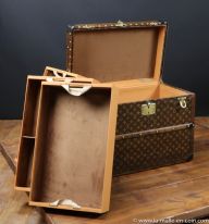 R2299  Malle  chassures monogram  Vuitton  ouverte 2